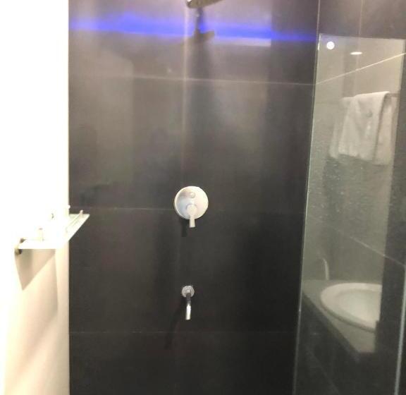 酒店 Deluxe Room With King Bed And Balcony At Kandi Palace