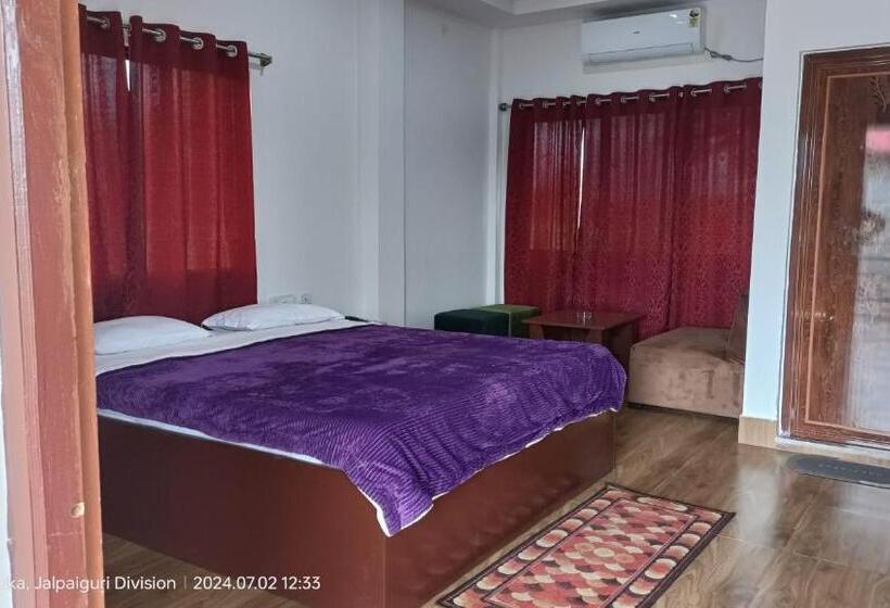 בית מלון כפרי Gangotri Resort