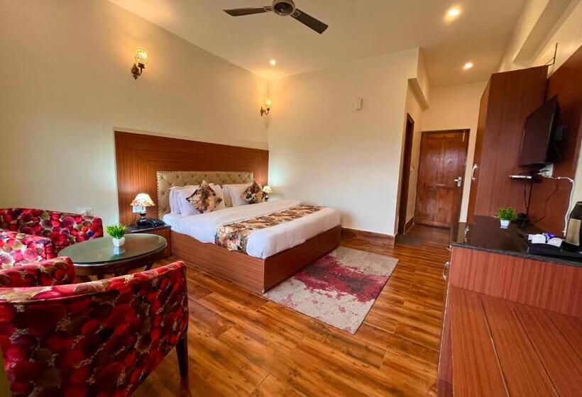 Отель Ramayi Lodge Inn