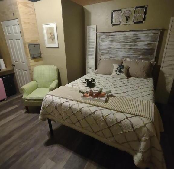 פנסיון Acorn Hideaways Cozy Cottontail Suite, Sleeps 2