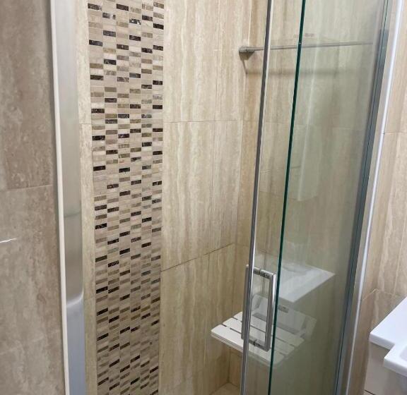 بنسيون Baraka Edgware