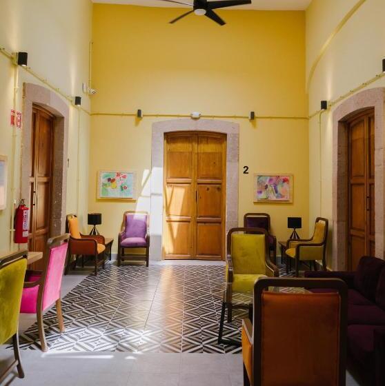 پانسیون Bodegante Hostal 1