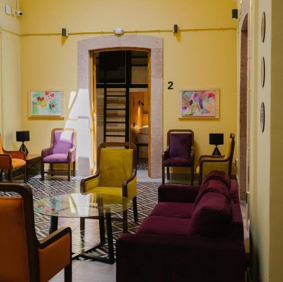 پانسیون Bodegante Hostal 3