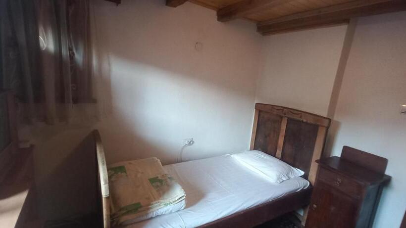 פנסיון Dumanova House