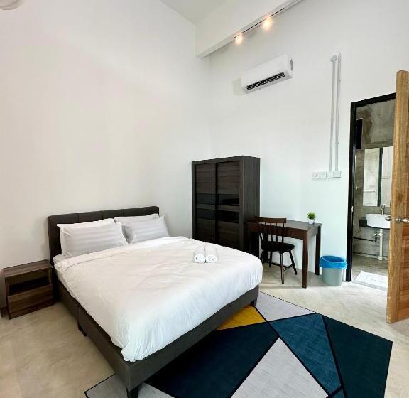 بنسيون Ferringhi Inn 51