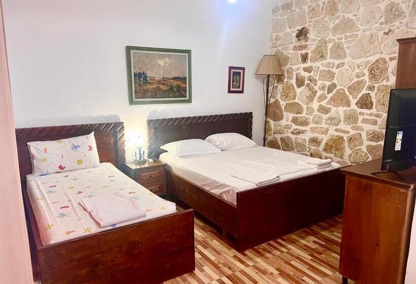 פנסיון Jardin Miraculeux