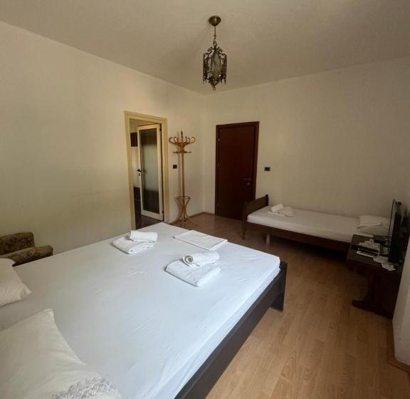 تختخواب و صبحانه Guest House Sofa