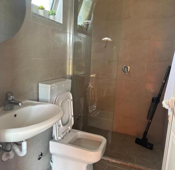 تختخواب و صبحانه Lake Room 1 Ballkan Guesthouse