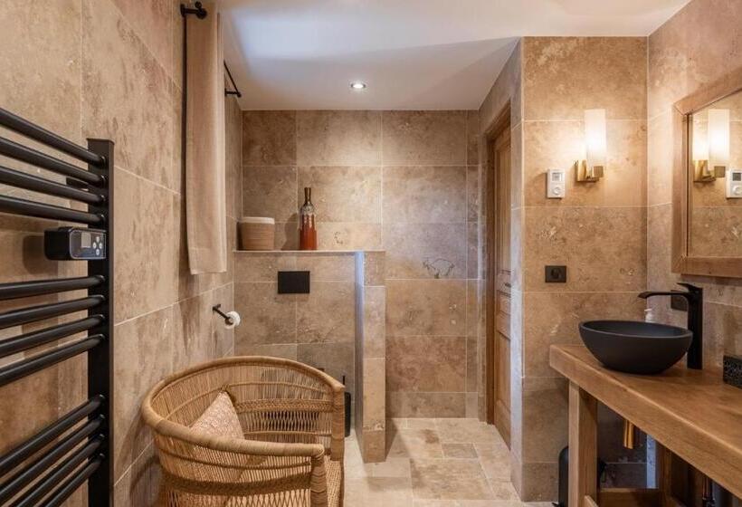 مبيت وإفطار Le Cellier & Spa