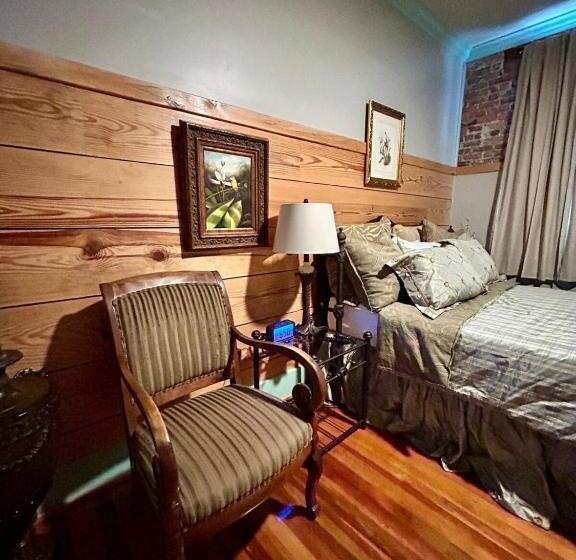 فندق Chipley S Squareview Inn & Venue