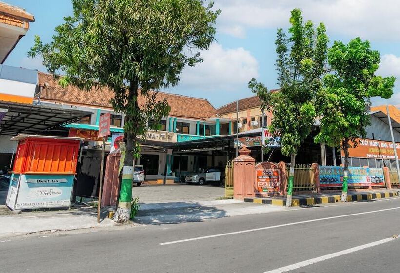בית מלון כפרי Oyo 94172 Mata Air Guest House Madiun