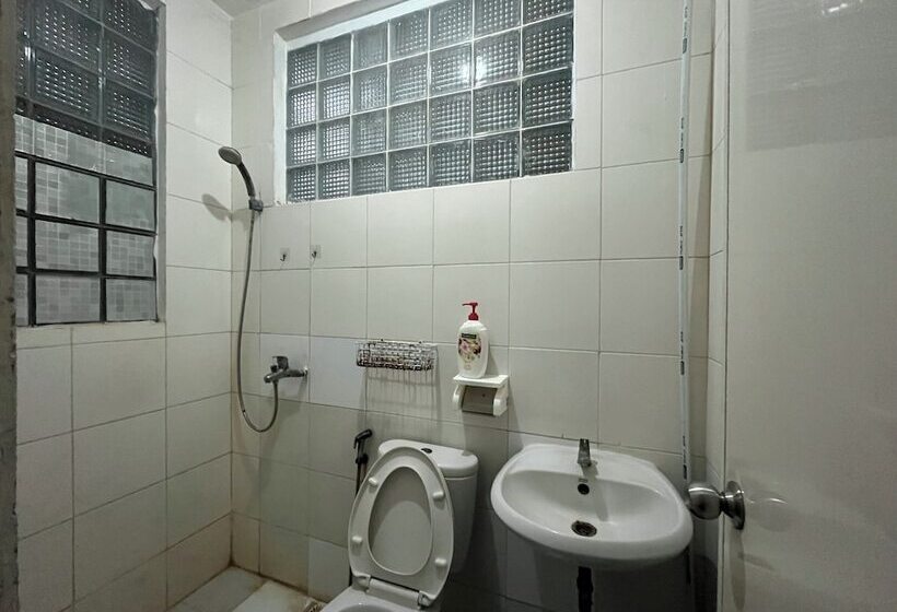 هتل Spot On 94146 Rama Residence Syariah