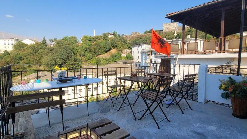 פנסיון Guest House Emily