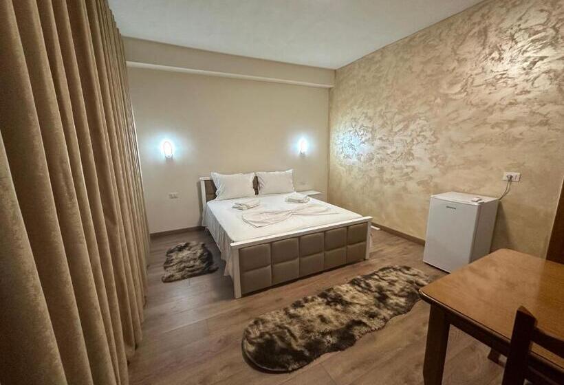 پانسیون Guni Inn