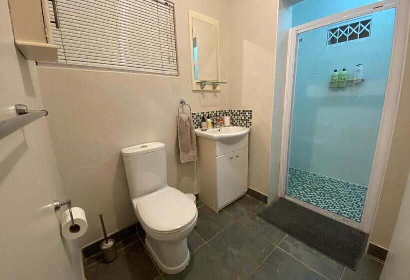 Пансион Happy Hilton Guest House