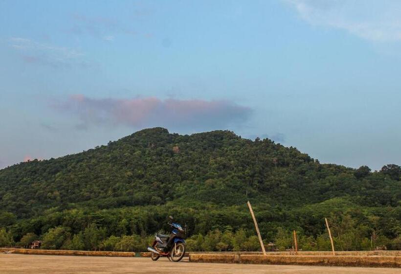 پانسیون Jk Studio, Koh Yao Noi