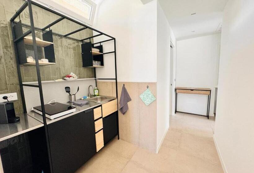 پانسیون New Seaside Suite