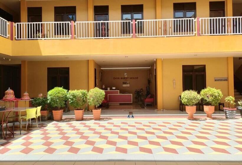 پانسیون Zaya Guest House