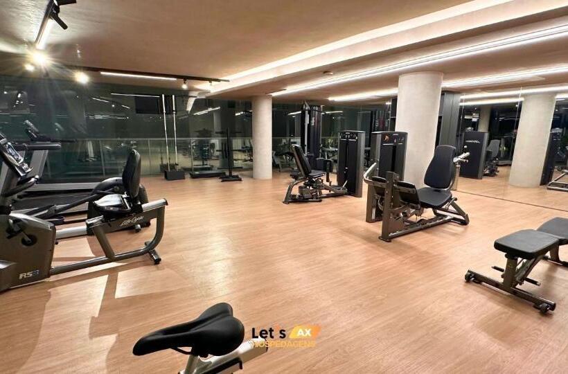 בית מלון כפרי Ax Setai Yacht