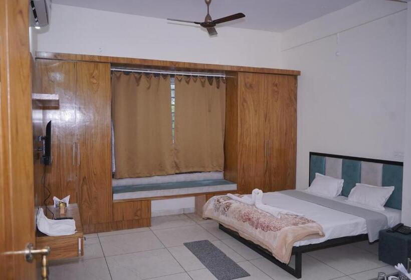 ホテル Brij Palace