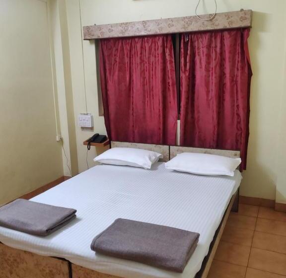 Отель Shraddha Lodge
