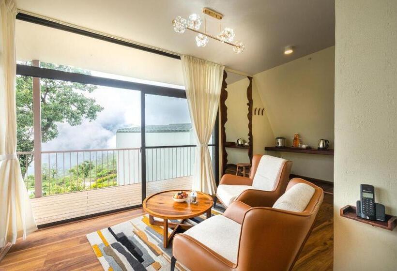 هتل Tomorrowland Farms And Suites