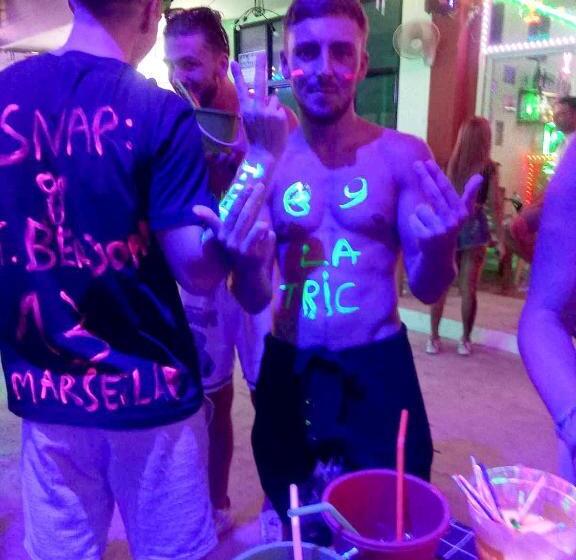 Moonland Bar And Hostel