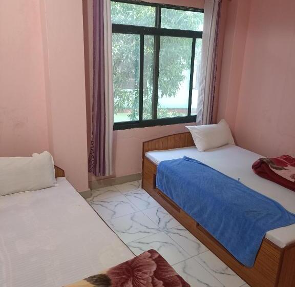 مُتل Laliguras Hotel And Lodge