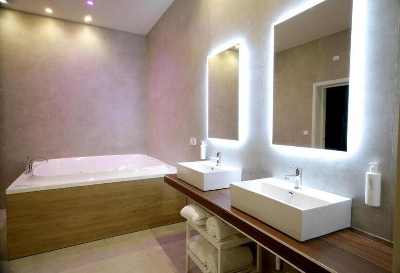 تختخواب و صبحانه Sebèl Camere Di Charme