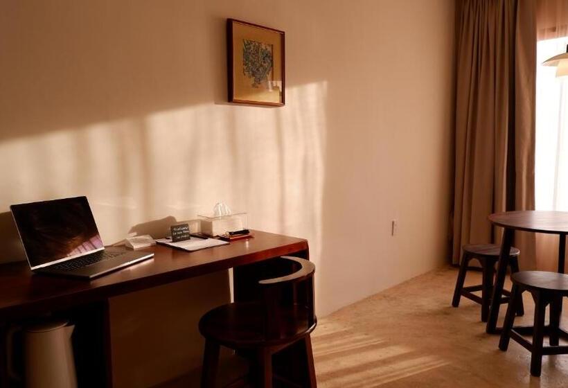 تختخواب و صبحانه The Studio