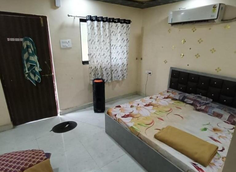 בית מלון כפרי Kanti Farms Badlapur