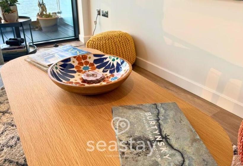 בית מלון כפרי Sail Penthouse   Beach & Parking