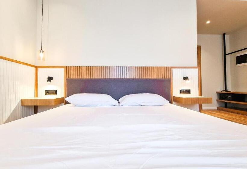هتل Sunset Shoreline Saranda   Sea View   Free Private Parking   Pool
