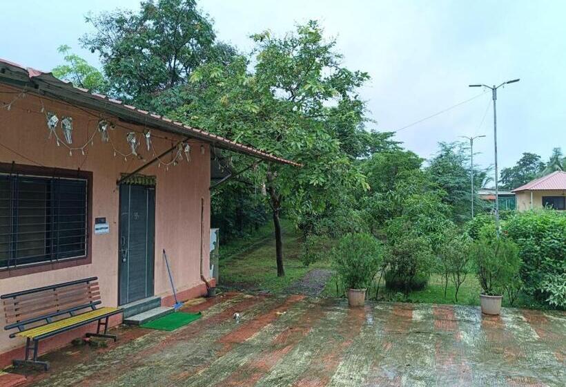 בית מלון כפרי Vishranti Farms Badlapur