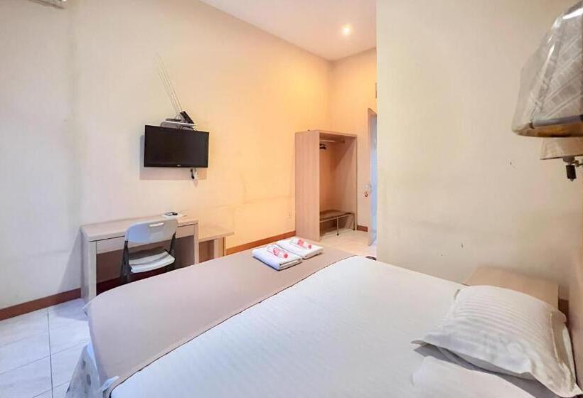 هتل Wisma Anggrek Syariah Mitra Reddoorz