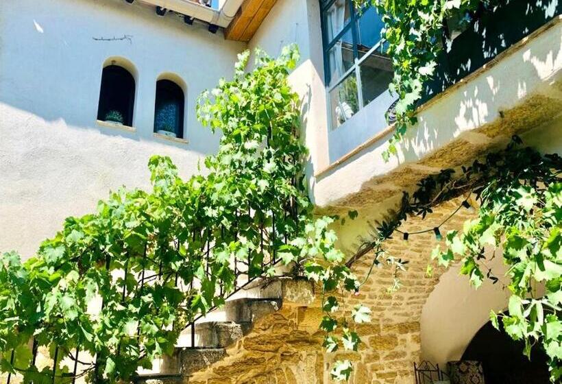 פנסיון La Demeure