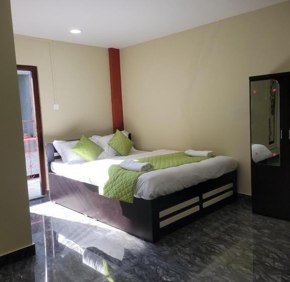 פנסיון Vati Guesthouse