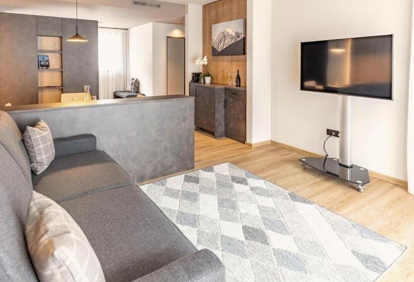 膳宿费 Villa Hubertus Luxuria Nova Suites   Adults Friendly