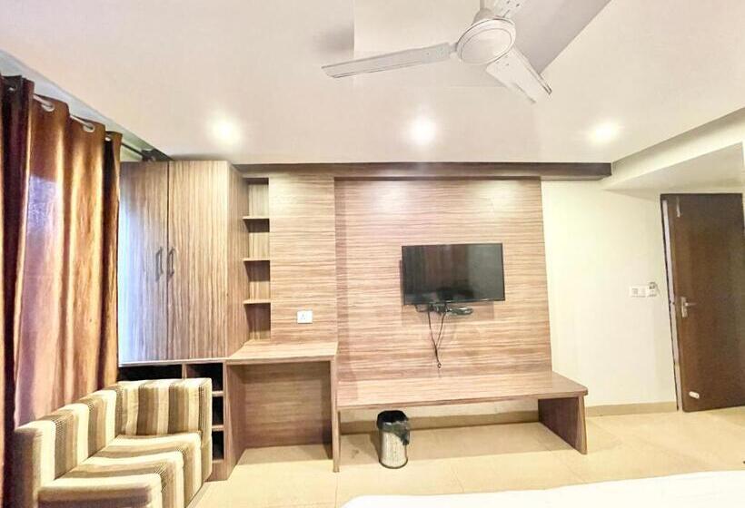 Hotel Savoy Residency Inn ! Mussoorie होटल सवॉय रेजीडेंसी इन, হোটেল সাভয় রেসিডেন্সি ইন , Near Mall Road H