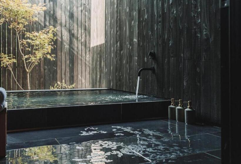 فندق The Lakotan