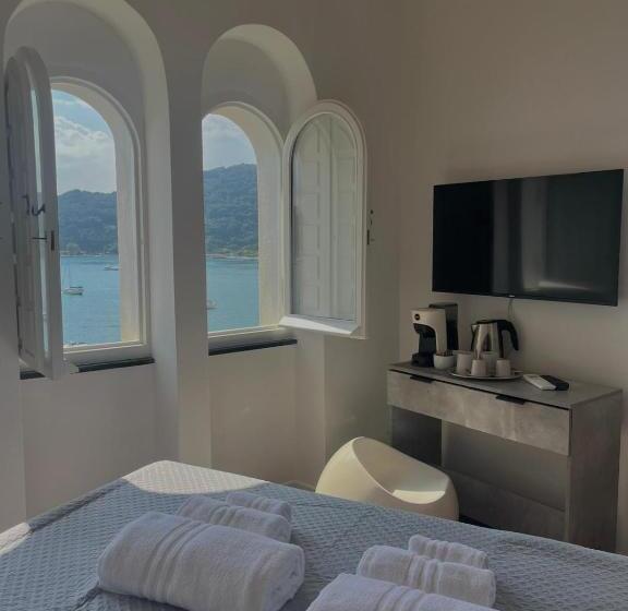 بنسيون Le Finestre Veneris