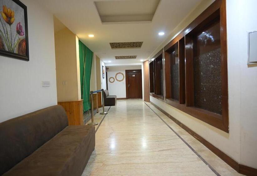 בית מלון כפרי Orchha Club And Resort   Ocr