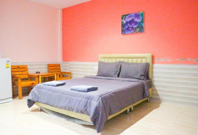 ホテル The Moon Resort Phetchaburi