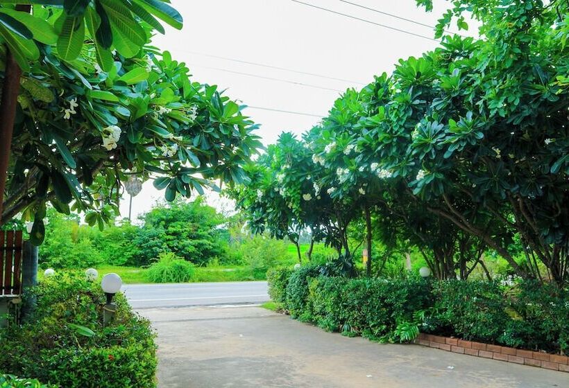 ホテル The Moon Resort Phetchaburi