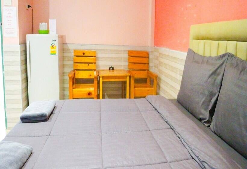 ホテル The Moon Resort Phetchaburi