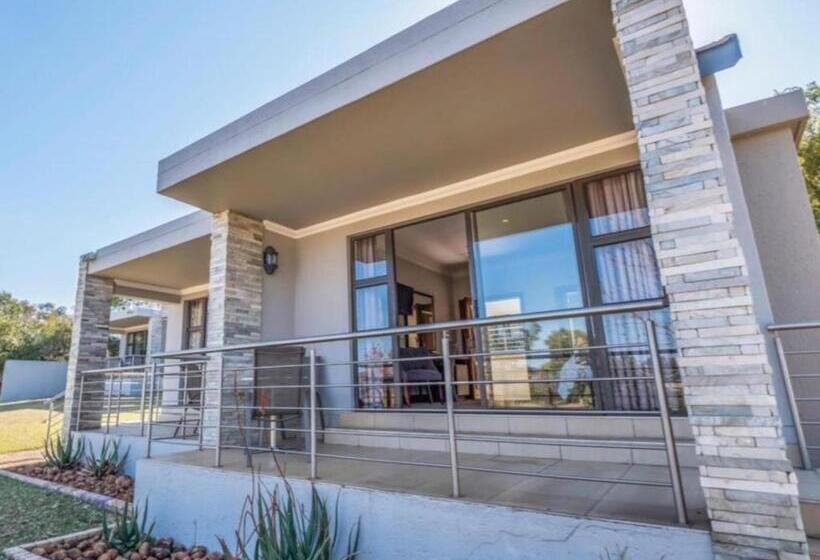 פנסיון Fairview Manor