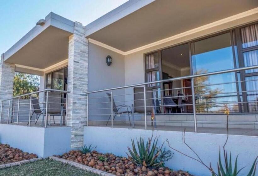 פנסיון Fairview Manor