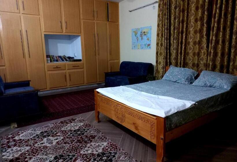 פנסיון Home Away From Home