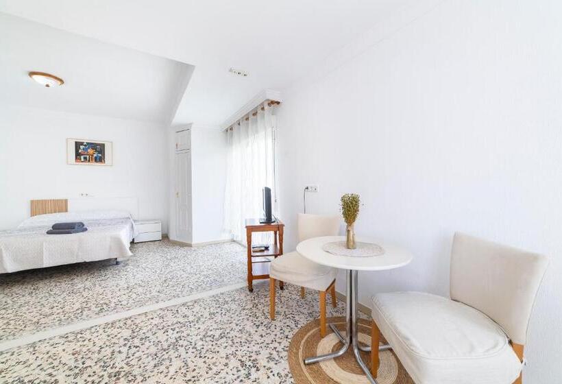 پانسیون Hostal Moya