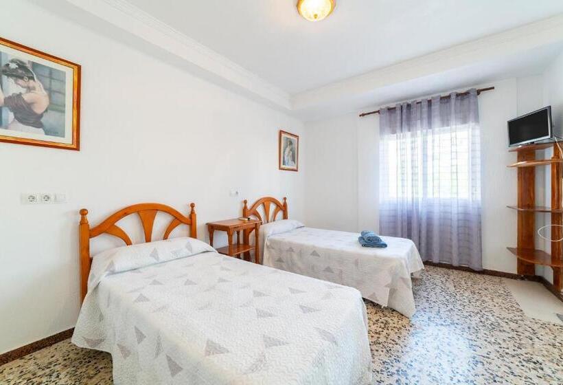 پانسیون Hostal Moya